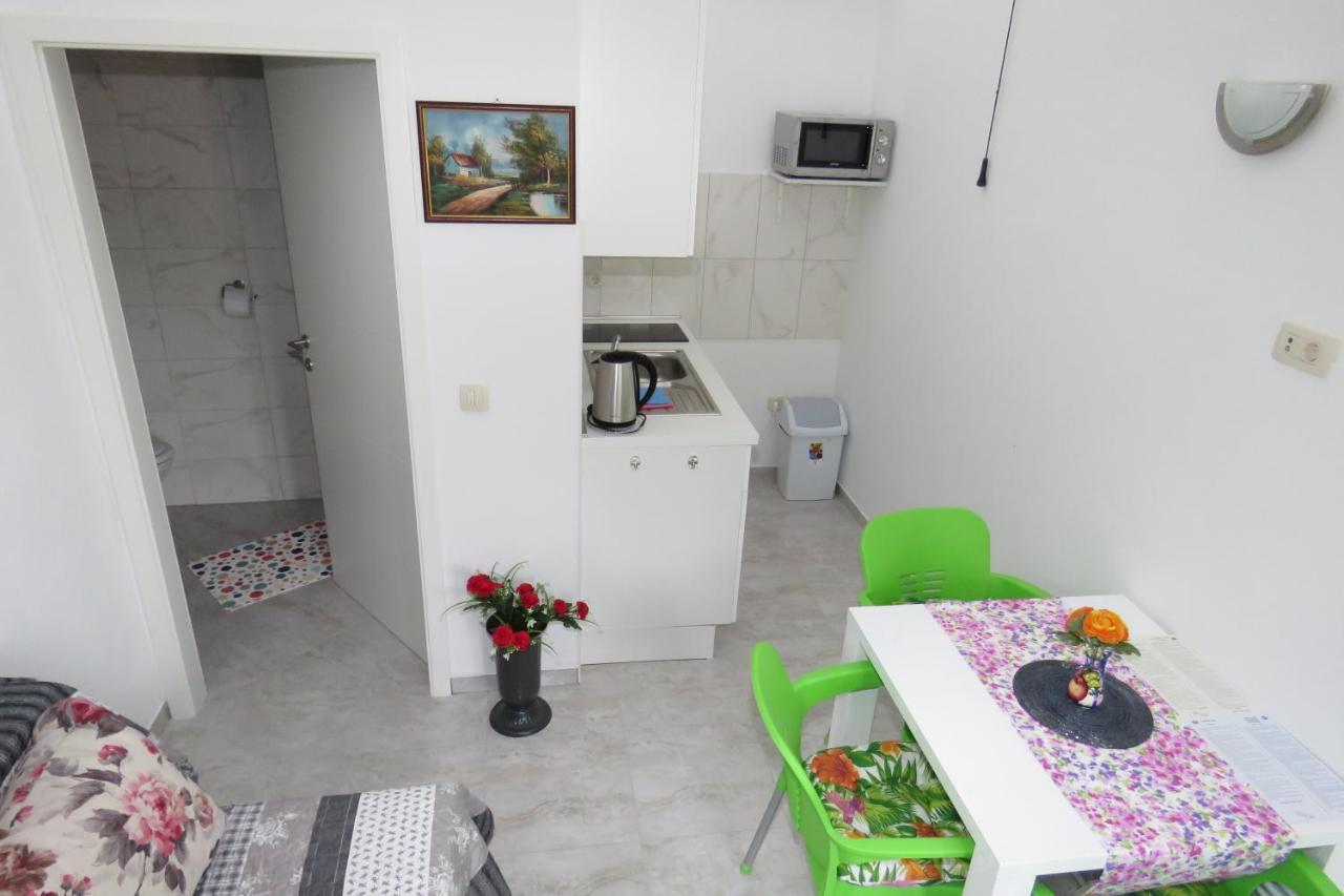 Apartments Caleta Baska Voda Exterior photo